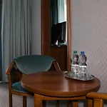 Hotel Walcerek 호텔 야로친