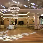 Hotel Walcerek 호텔 야로친