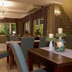 Hotel Walcerek 호텔